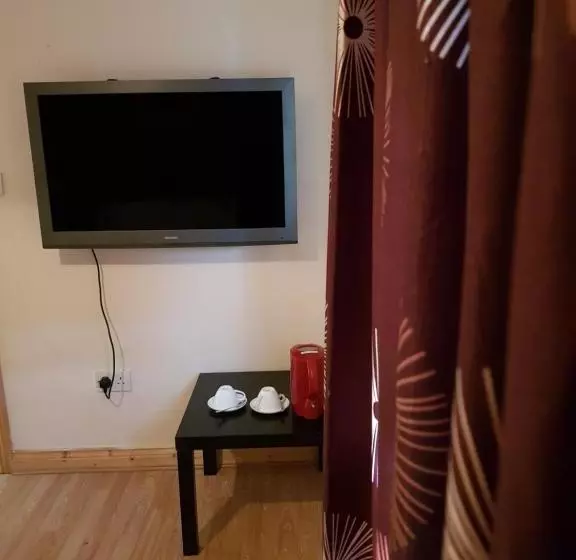 Aamiaismajoitus (B&B) Ashemere Lodge