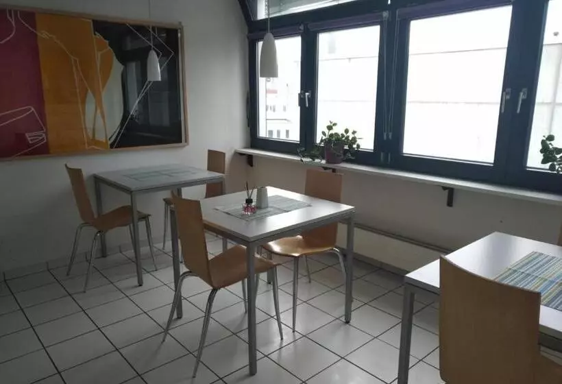 هتل Atelier Guesthouse