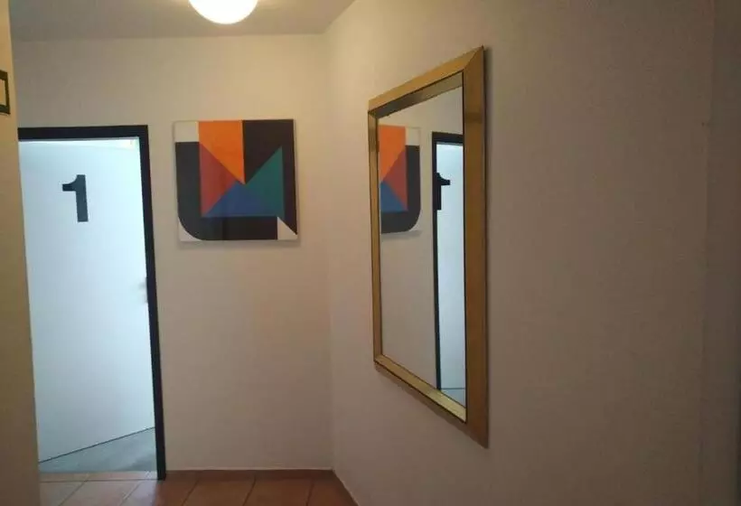 هتل Atelier Guesthouse