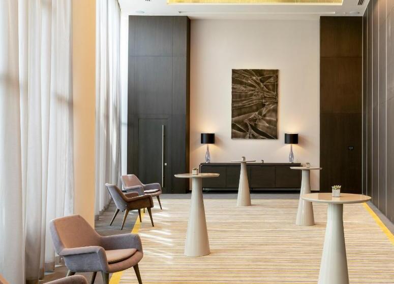 ホテル Centro Westside By Rotana