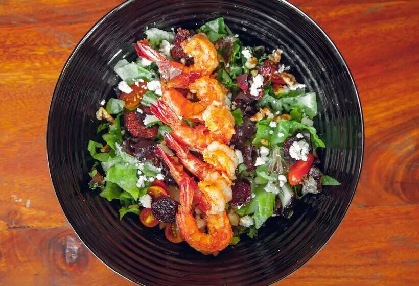 هتل Explorers Hub