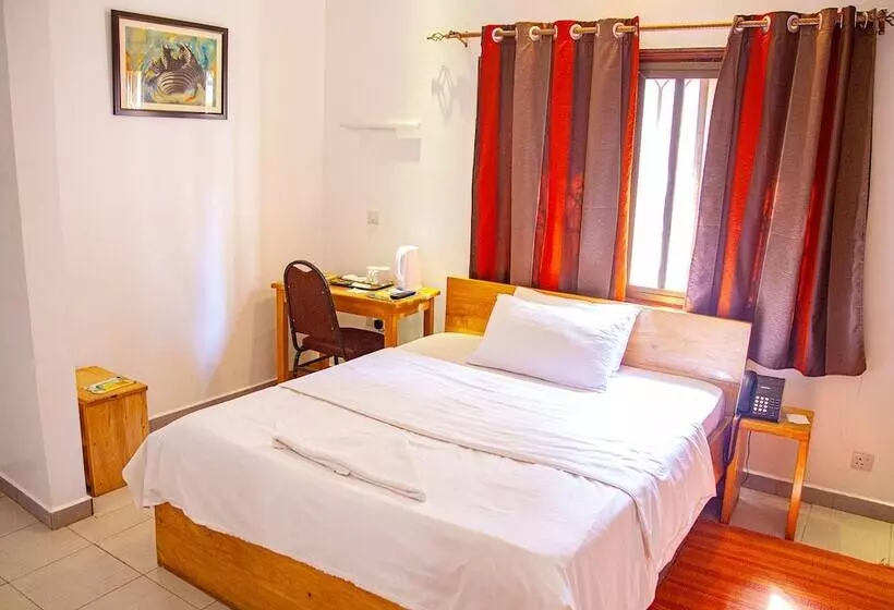 هتل Explorers Hub