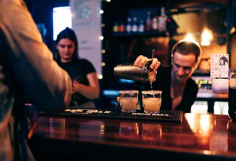 בית מלון כפרי The Family