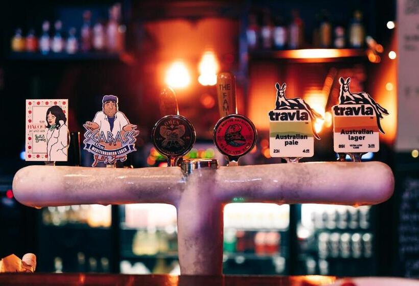 בית מלון כפרי The Family