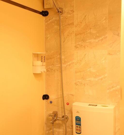 Otel Wuhan Worry-free Capsule