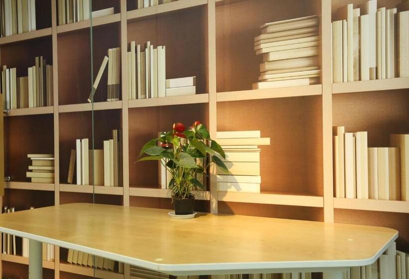 Otel Wuhan Worry-free Capsule