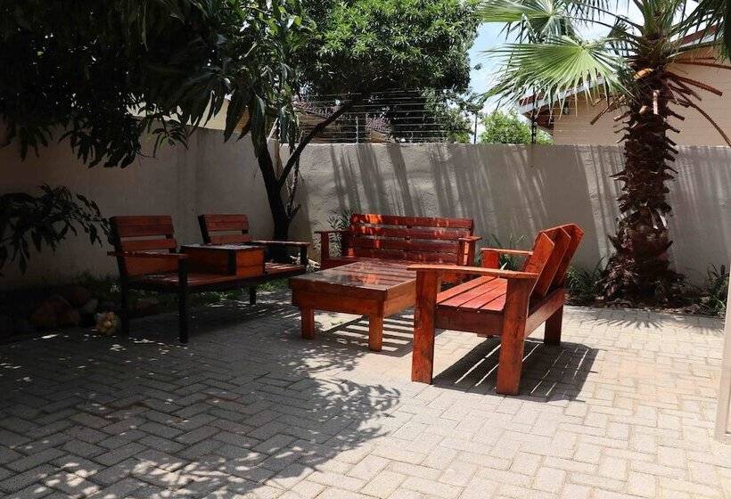 تختخواب و صبحانه Jojo Guest House