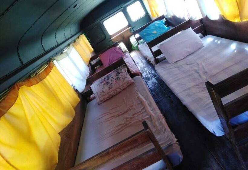 تختخواب و صبحانه Mitos Hostal