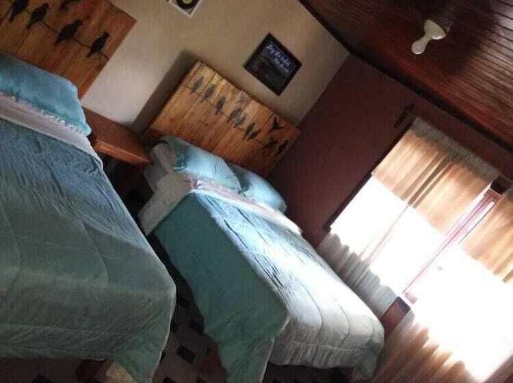 تختخواب و صبحانه Mitos Hostal