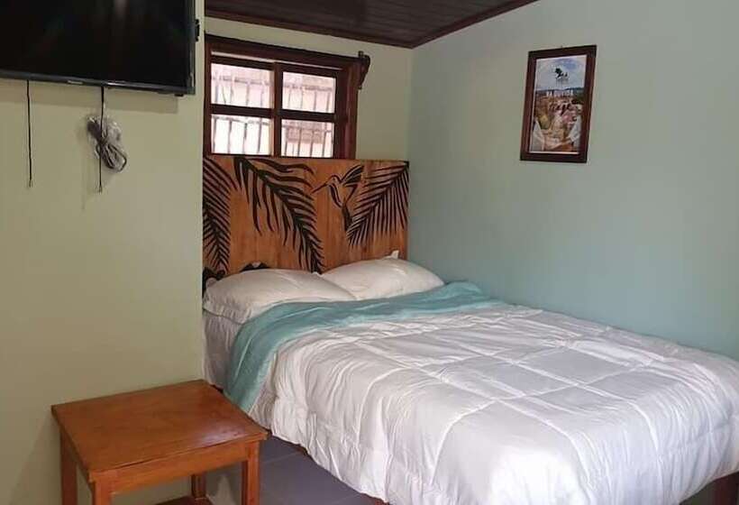 تختخواب و صبحانه Mitos Hostal