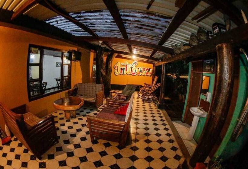 تختخواب و صبحانه Mitos Hostal