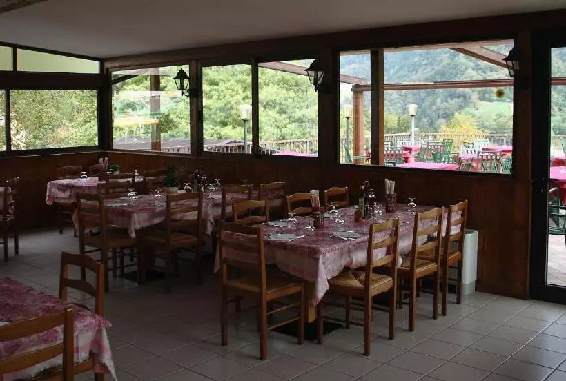 Hotelli Albergo Stella Alpina