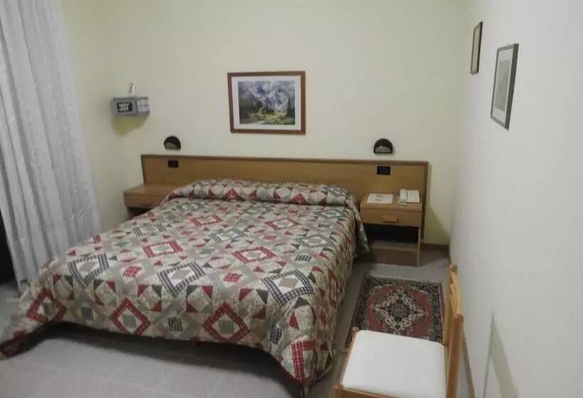 Hotelli Albergo Stella Alpina