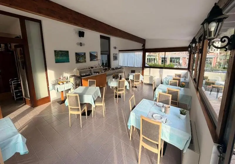 Hotelli Albergo Stella Alpina