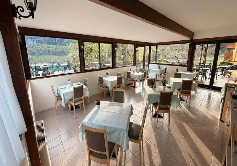 Hotelli Albergo Stella Alpina