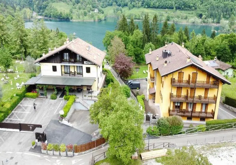 Hotelli Albergo Stella Alpina