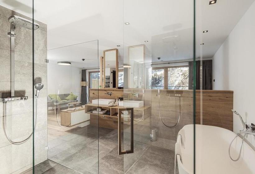 Boutique Hotel Und Chalets Bergwiesenglück