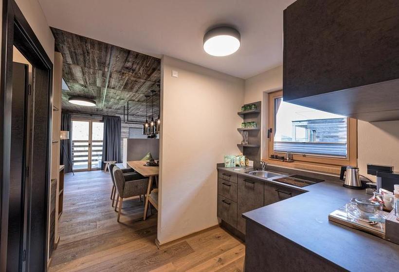 Boutique Hotel Und Chalets Bergwiesenglück