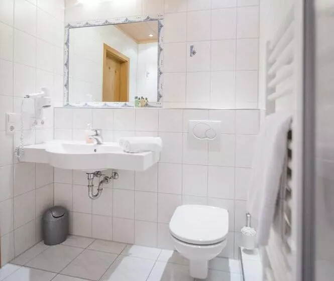 Hotelli Gasthof Jägerstüble