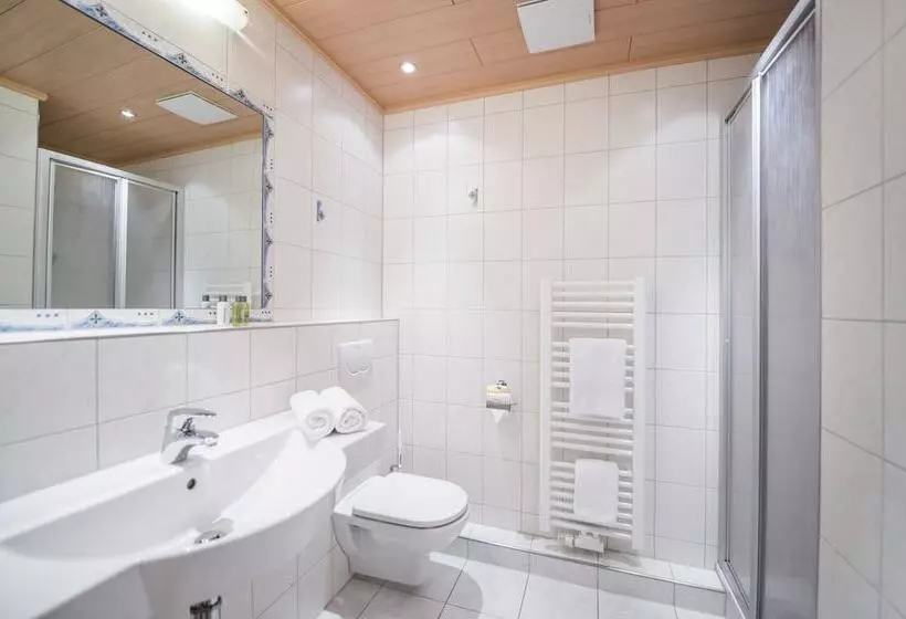 Hotelli Gasthof Jägerstüble