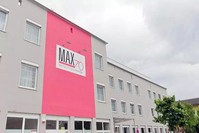 هتل Max 70