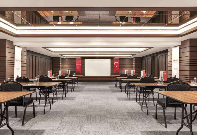 בית מלון כפרי Ramada By Wyndham Isparta