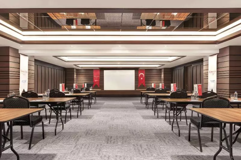 ホテル Ramada By Wyndham Isparta