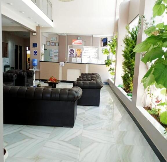 هتل The Oruro Inn