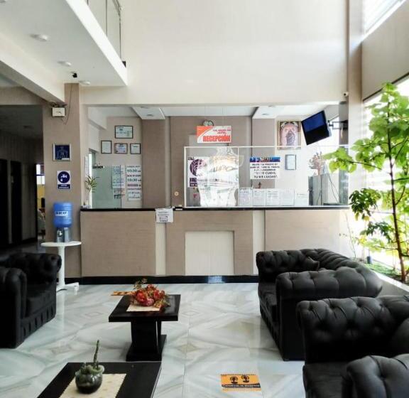 هتل The Oruro Inn