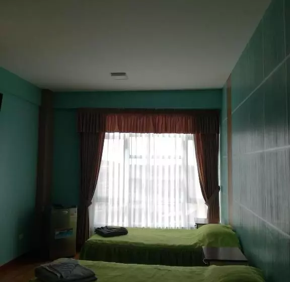 هتل The Oruro Inn