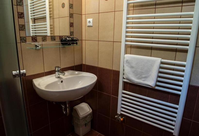 ベッドアンドブレックファースト Nádasdi Ház