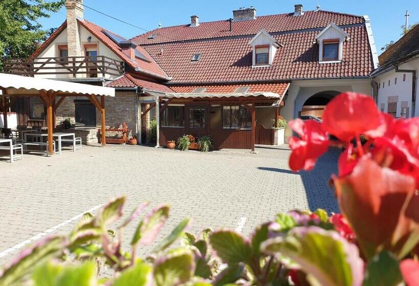 ベッドアンドブレックファースト Nádasdi Ház