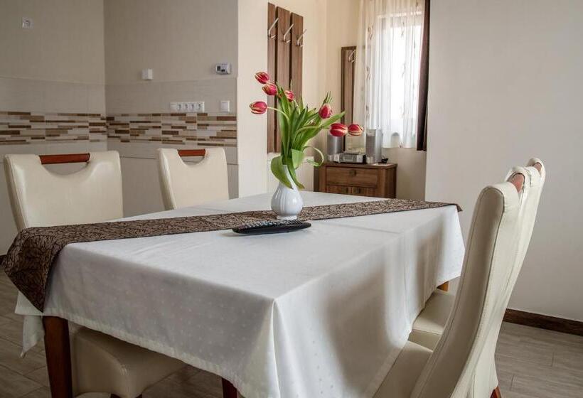 ベッドアンドブレックファースト Nádasdi Ház