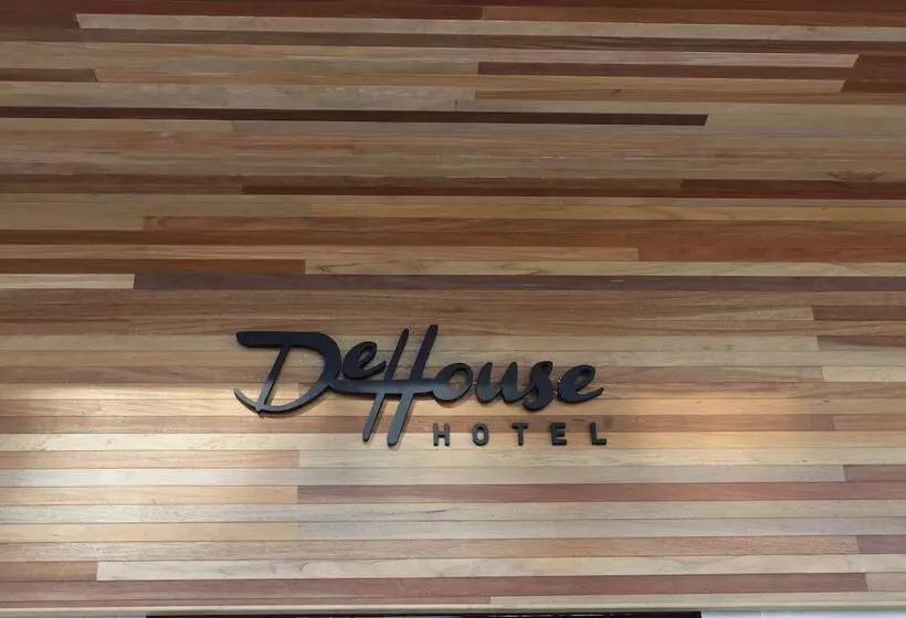 ホテル De House