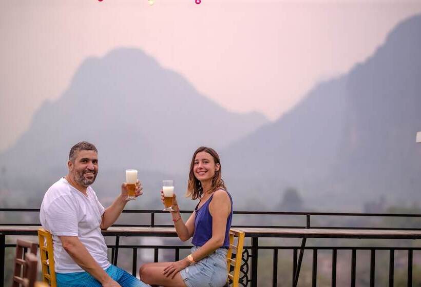 בית מלון כפרי Confetti Garden