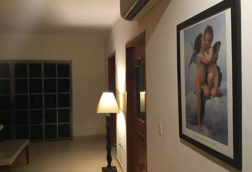 تختخواب و صبحانه Che S House