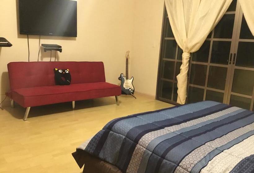 تختخواب و صبحانه Che S House