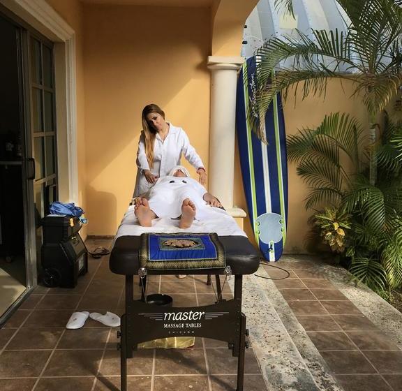 تختخواب و صبحانه Che S House