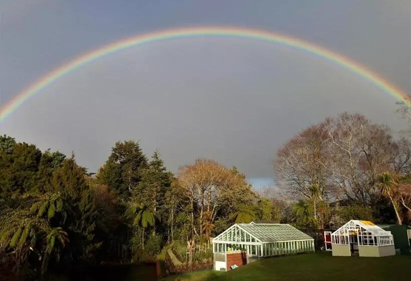 Brecon Pond Bed & Breakfast