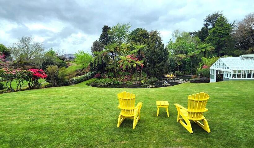 Brecon Pond Bed & Breakfast