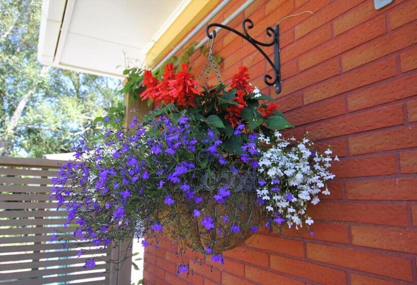 Brecon Pond Bed & Breakfast