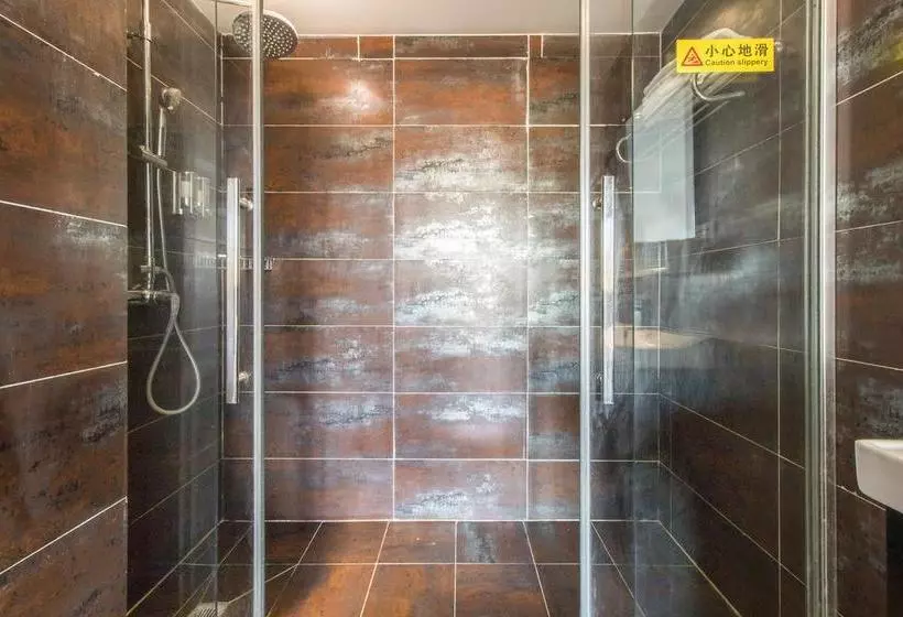 Hotelli Airport Linkong Wise