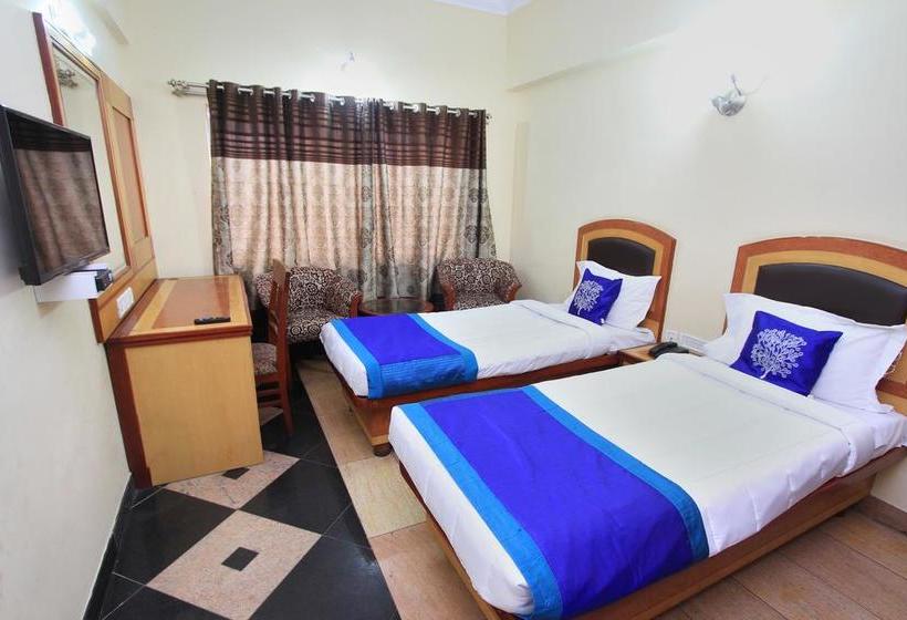 Fotos del hotel Oyo 4439 Aura Inn:  16