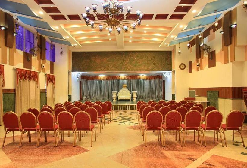 Fotos del hotel Oyo 4439 Aura Inn:  6