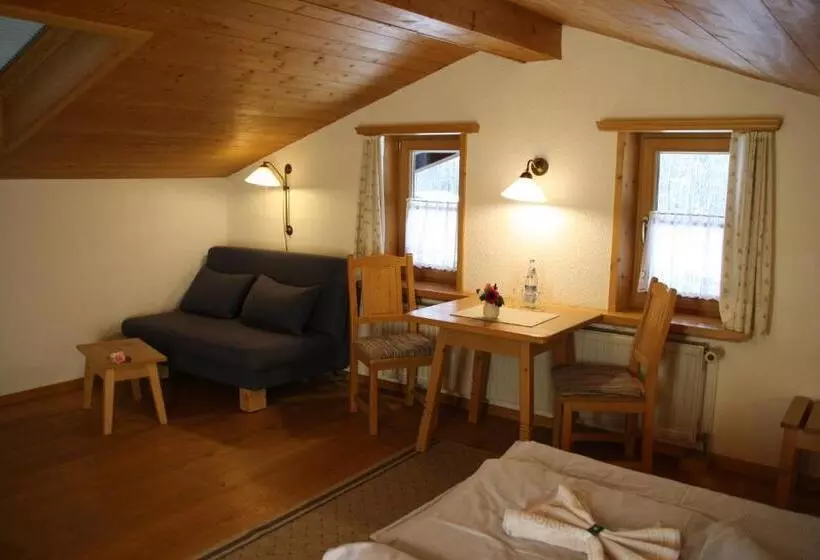 Hotelli Pension Schusterpeter