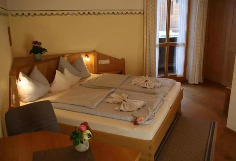 Hotelli Pension Schusterpeter