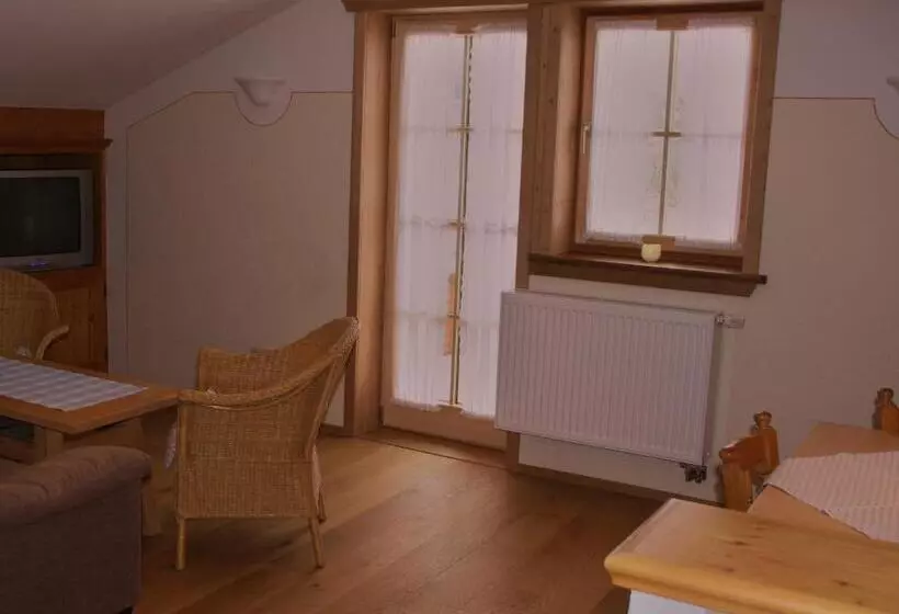 Hotelli Pension Schusterpeter