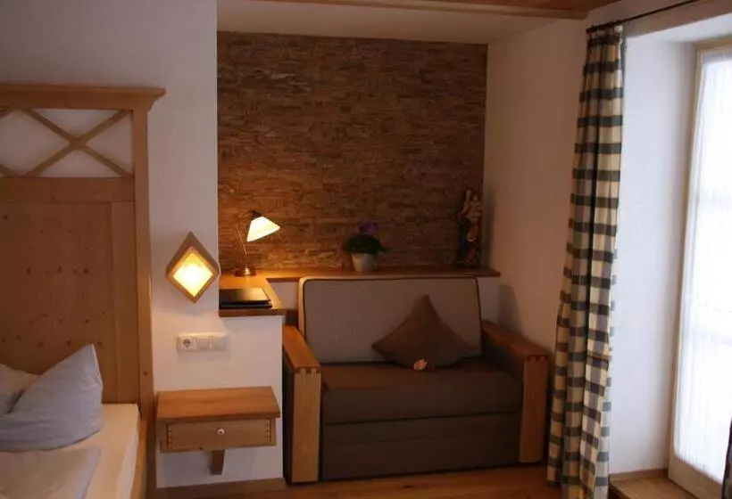 Hotelli Pension Schusterpeter