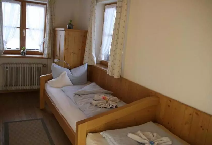 Hotelli Pension Schusterpeter
