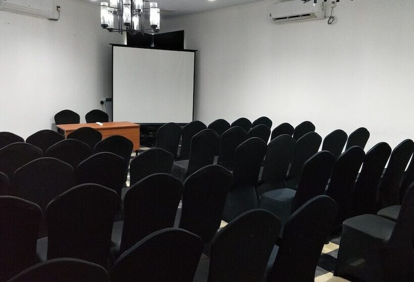 בית מלון כפרי S Loft Manado